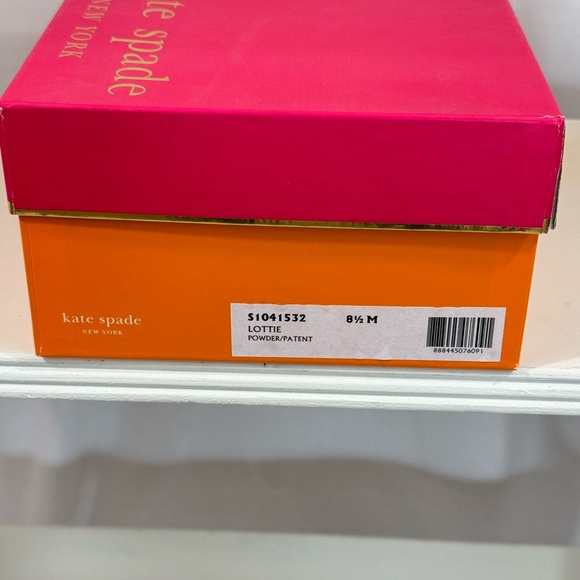 EUC: Kate Spade Powder/Cream/Tan Patent leather pumps - Picture 3 of 8